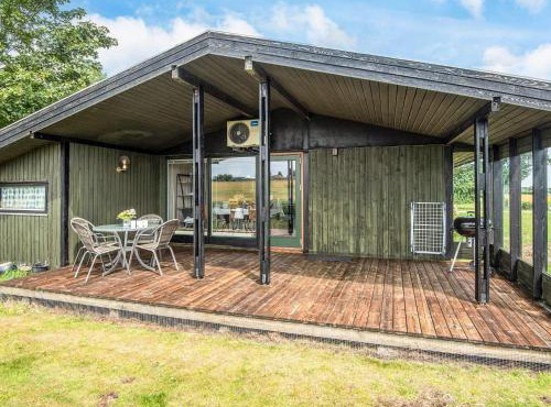 6 person holiday home in Juelsminde