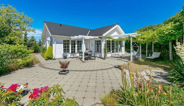 6 person holiday home in Millinge