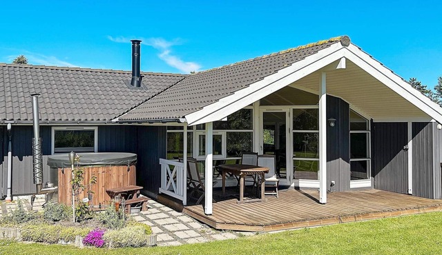 6 person holiday home in Nakskov