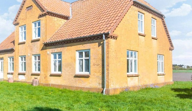 6 person holiday home in Grenaa