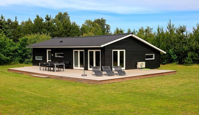 6 person holiday home in Strandby-By Traum