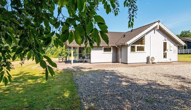 6 person holiday home in Toftlund-By Traum