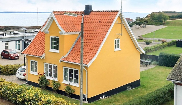 6 person holiday home in Tranekær