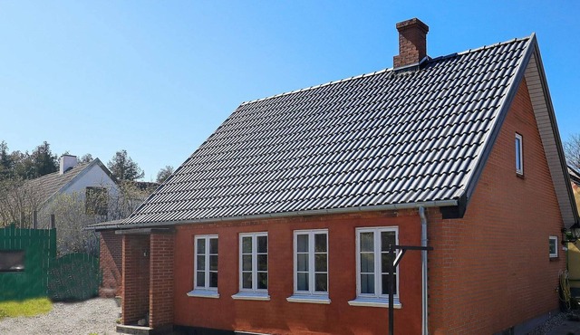 6 person holiday home in Tranekær