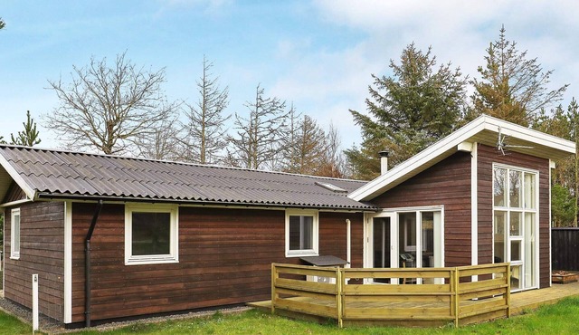 6 person holiday home in Ulfborg