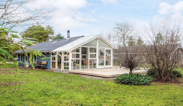 6 person holiday home in Ulfborg-By Traum