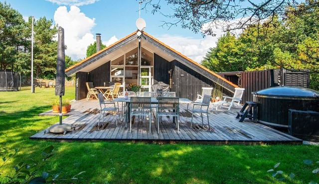 6 person holiday home in Ulfborg