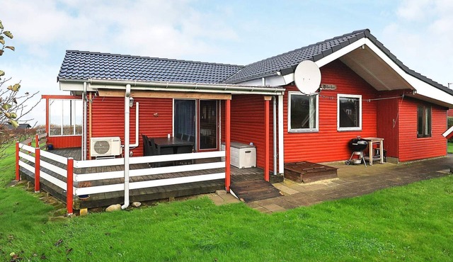 6 person holiday home in Vinderup-By Traum