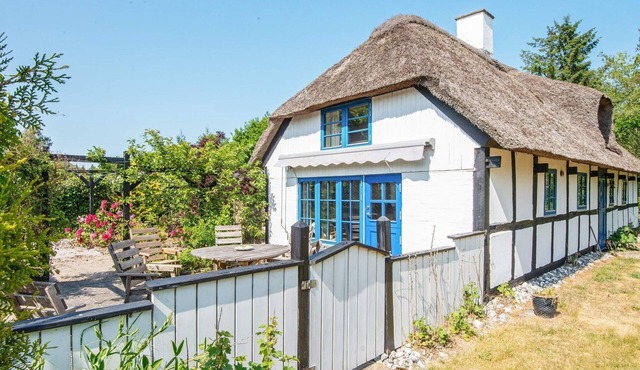 6 person holiday home in Ørsted-By Traum