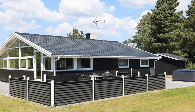 6 person holiday home in Blåvand