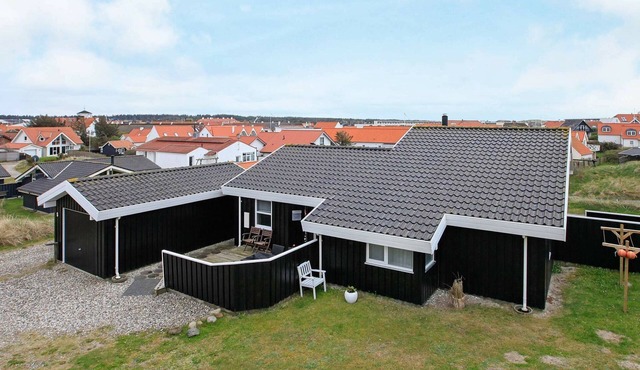 6 person holiday home in Blokhus-By Traum