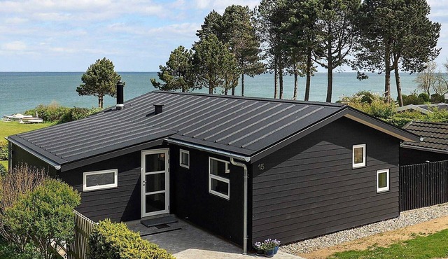 6 person holiday home in Frørup