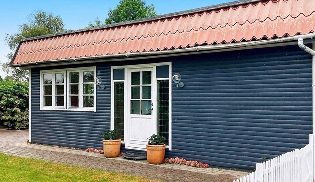 6 person holiday home in Grenaa-By Traum