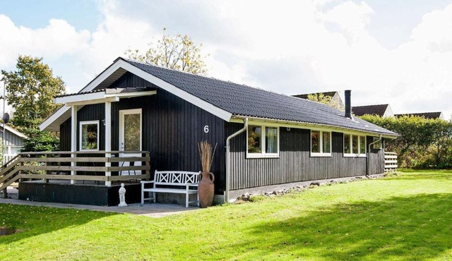 6 person holiday home in Juelsminde-By Traum