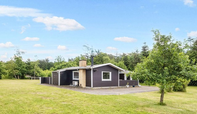 6 person holiday home in Kolind-By Traum