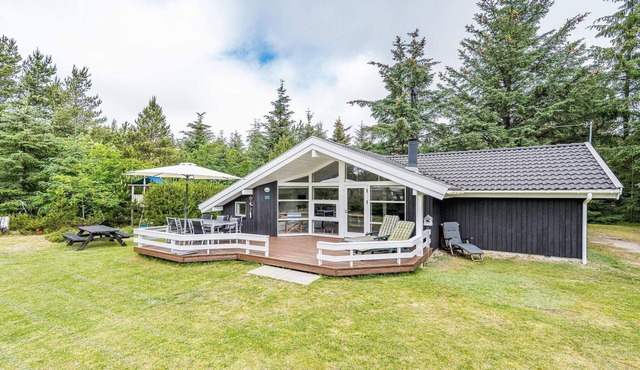 6 person holiday home in Oksbøl