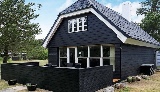 6 person holiday home in Oksbøl