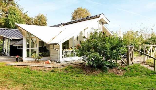 6 person holiday home in Oksbøl