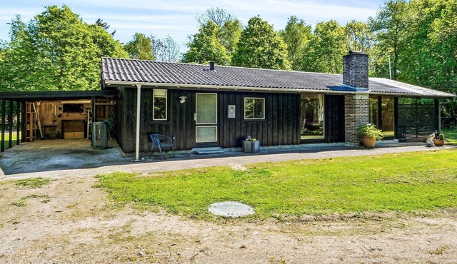 6 person holiday home in Roslev