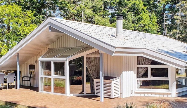 6 person holiday home in Saltum