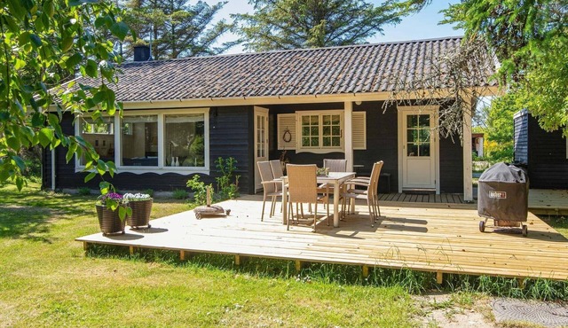 6 person holiday home in Ulfborg-By Traum