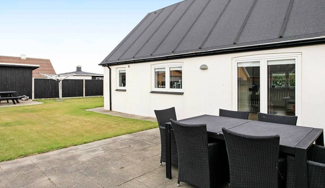 6 person holiday home in Ulfborg