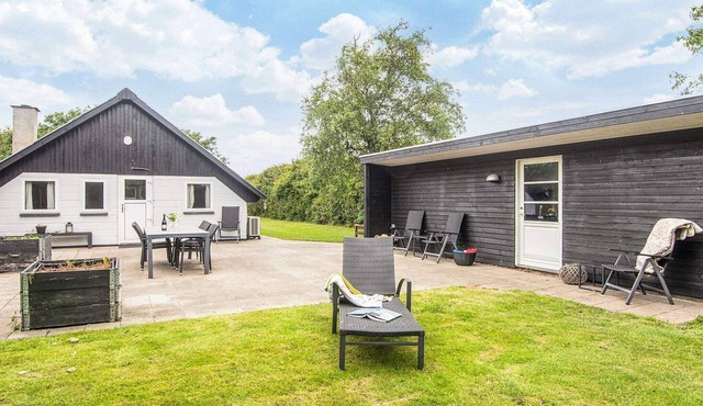 6 person holiday home in Ulfborg-By Traum