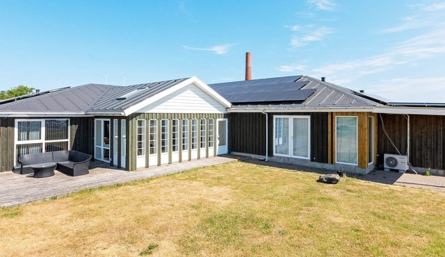 6 person holiday home in Vesløs