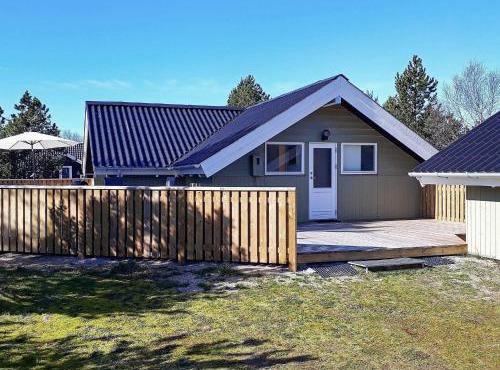 6 person holiday home in Ålbæk