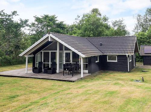 6 person holiday home in Asaa-By Traum