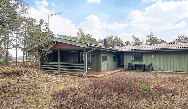 6 person holiday home in Ålbæk