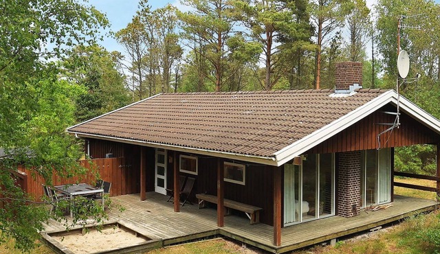 6 person holiday home in Ålbæk