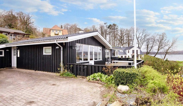 6 person holiday home in Børkop