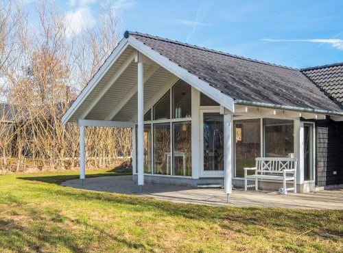 6 person holiday home in Ebeltoft
