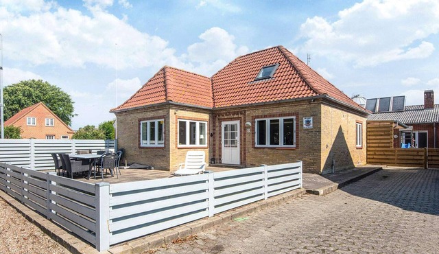 6 person holiday home in Højer