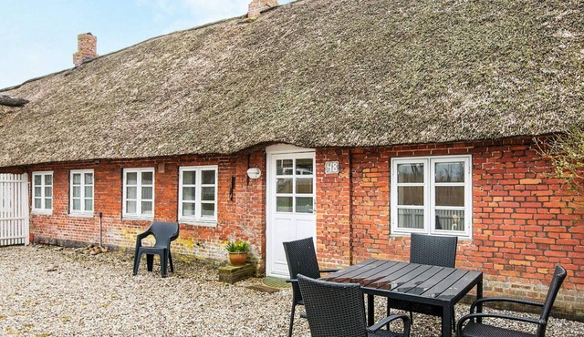 6 person holiday home in Højer