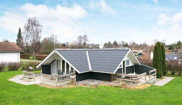 6 person holiday home in Hejls