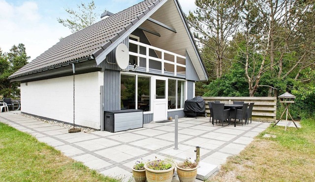 6 person holiday home in Oksbøl