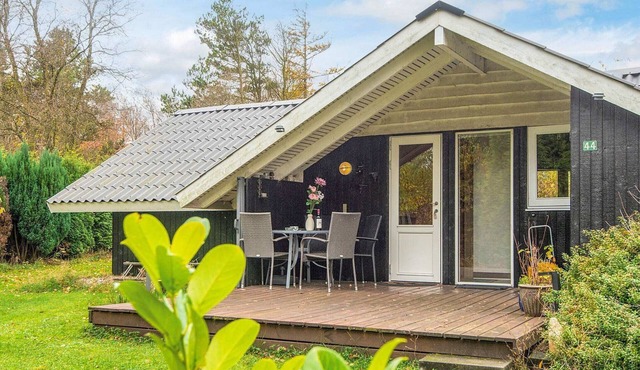 6 person holiday home in Oksbøl-By Traum