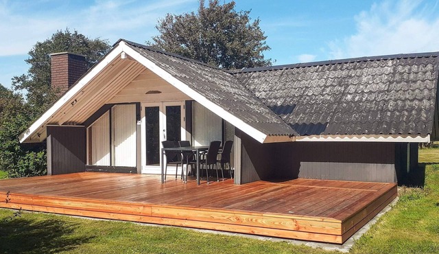 6 person holiday home in Roslev