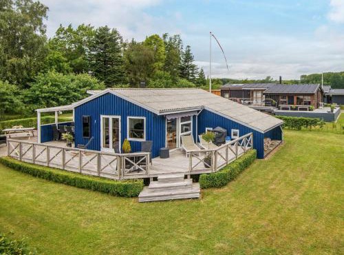 6 person holiday home in Juelsminde