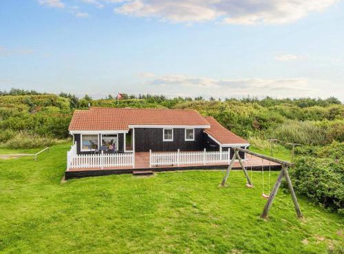 6 person holiday home in Ringkøbing-By Traum