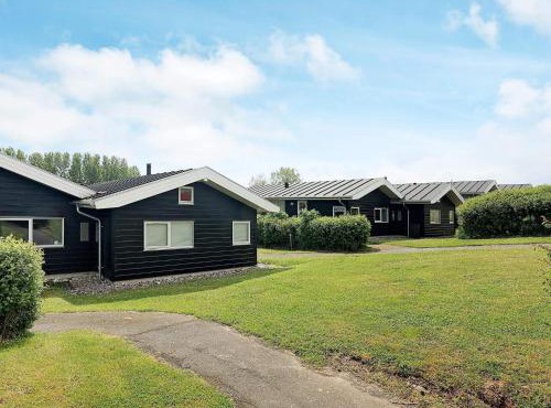6 person holiday home in Tranekær-By Traum