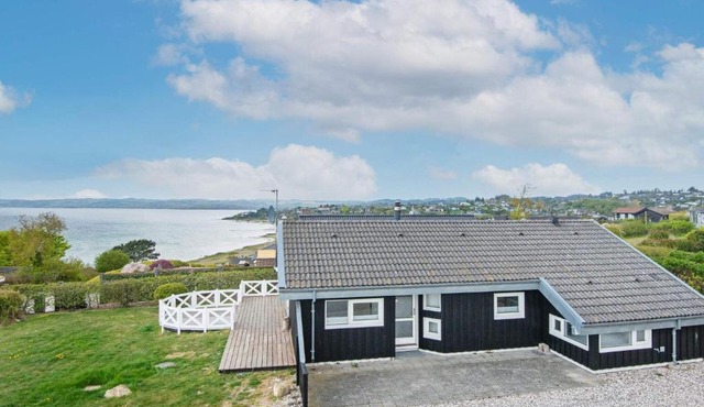 6 person holiday home in Ebeltoft