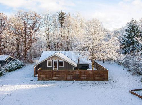 6 person holiday home in Give-By Traum