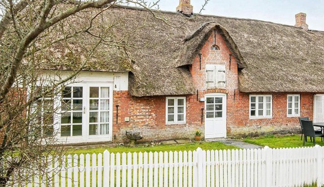 6 person holiday home in Højer