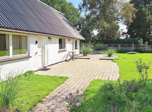 6 person holiday home in Kolind-By Traum