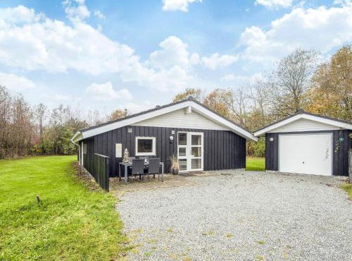 6 person holiday home in Oksbøl-By Traum