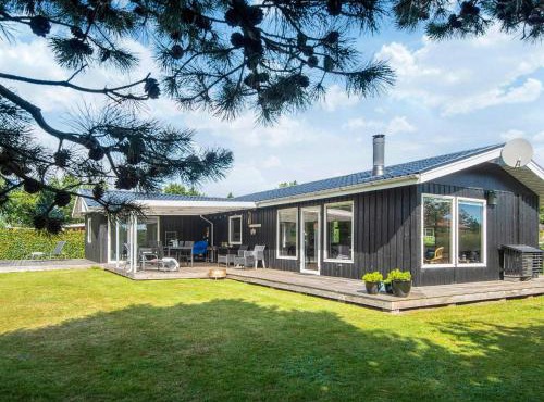6 person holiday home in Tarm