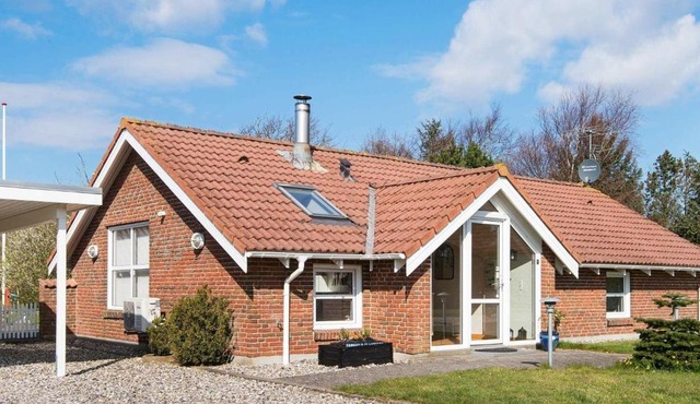 6 person holiday home in Ulfborg